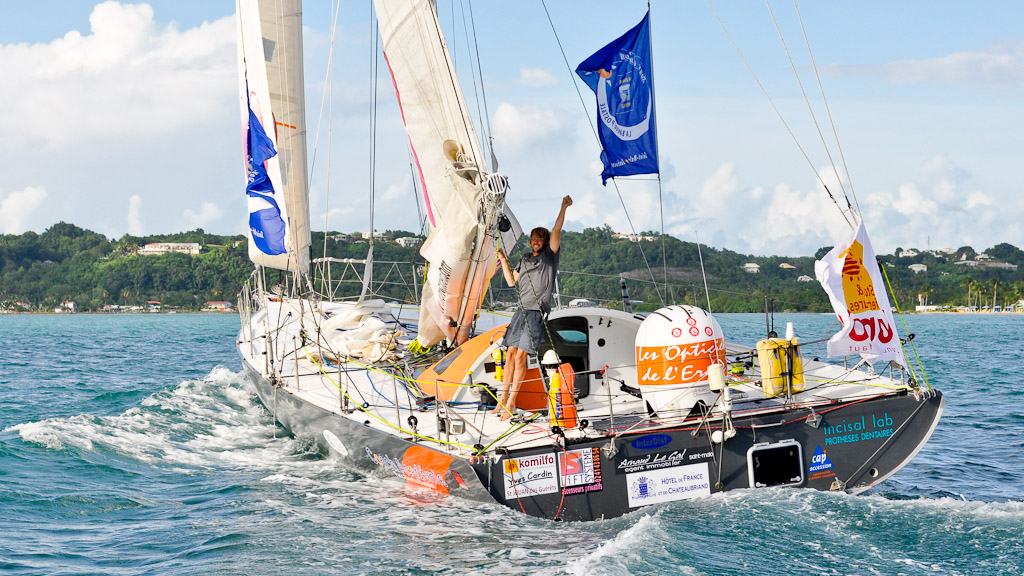 Route du Rhum 2010 - arrivée de Julien Mabit