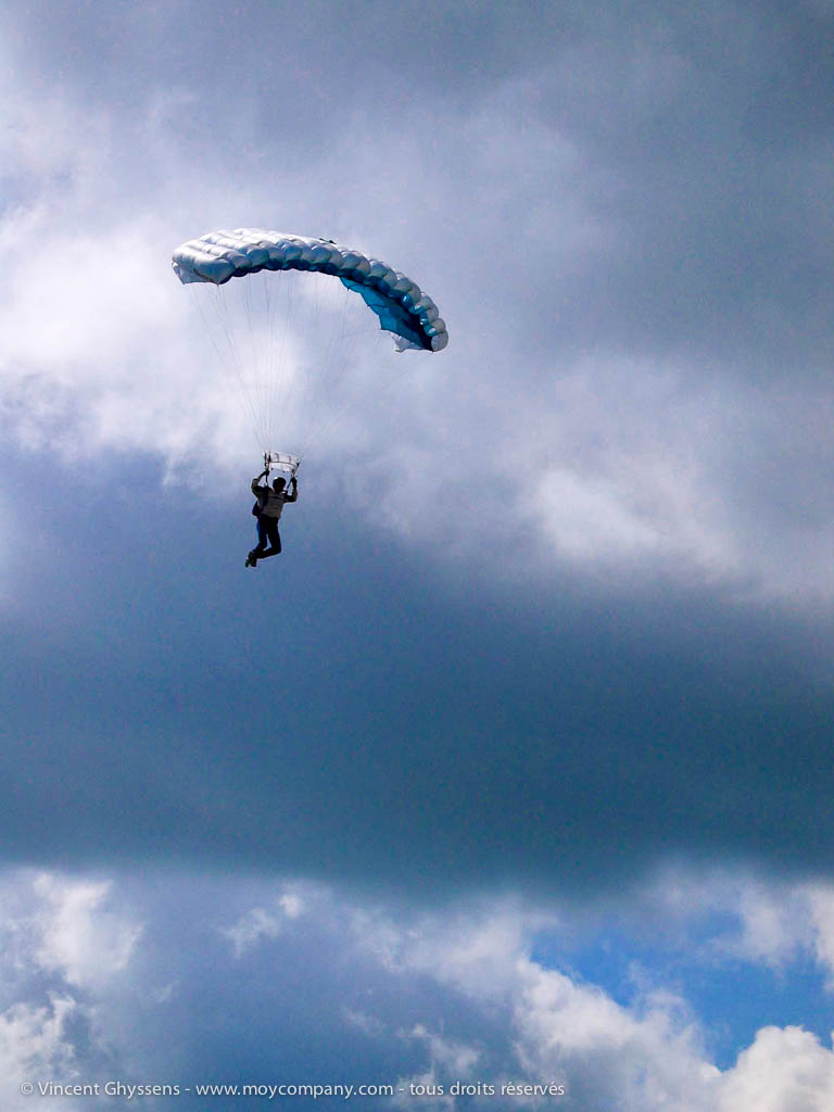 30 ans Nicolas Saut en parachute